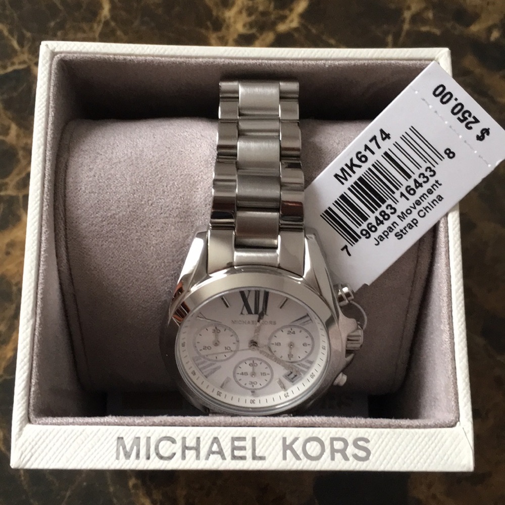 Gorgeous Silver Michael Kors MK 6174 Watch